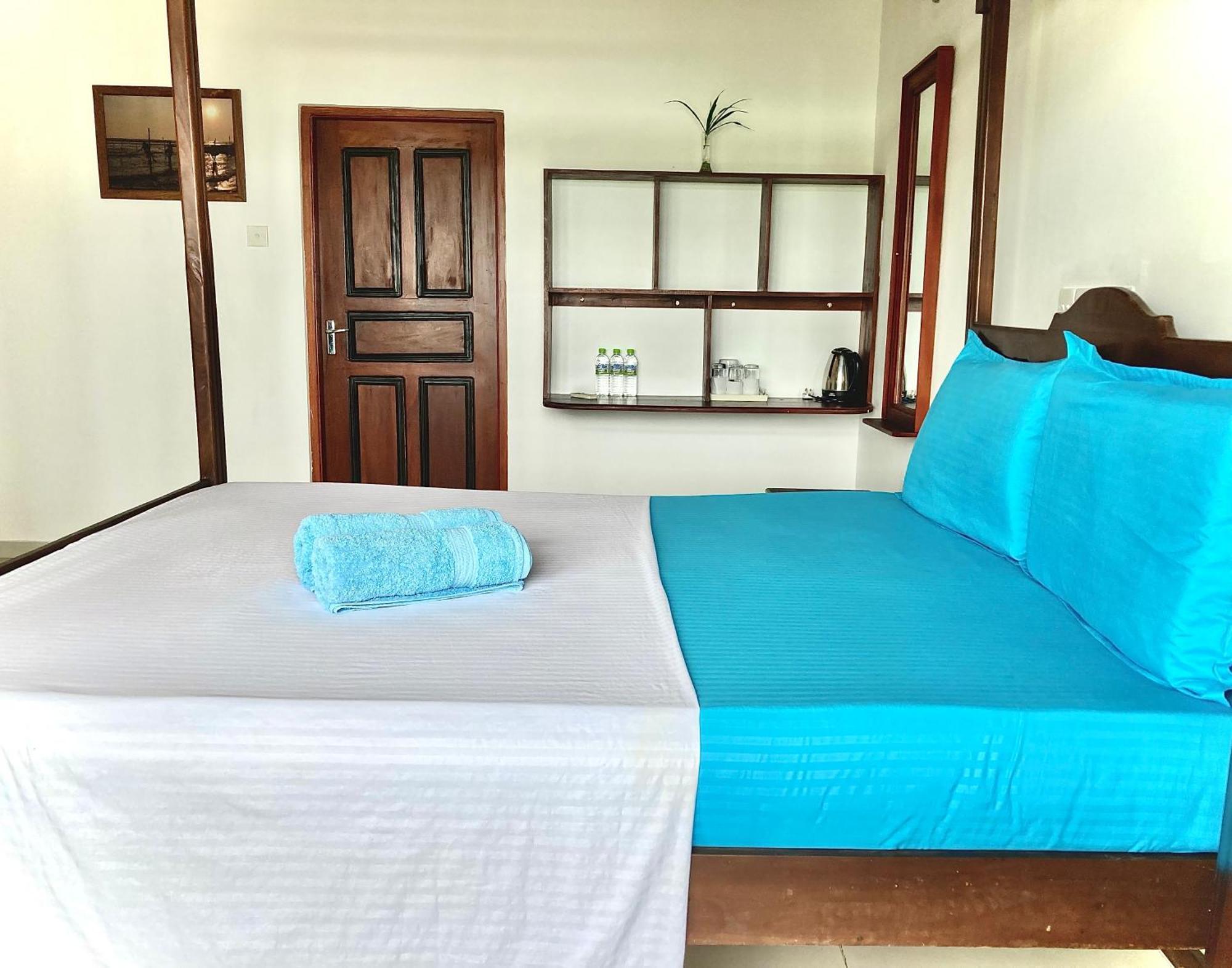 Seashore Mirissa Room photo